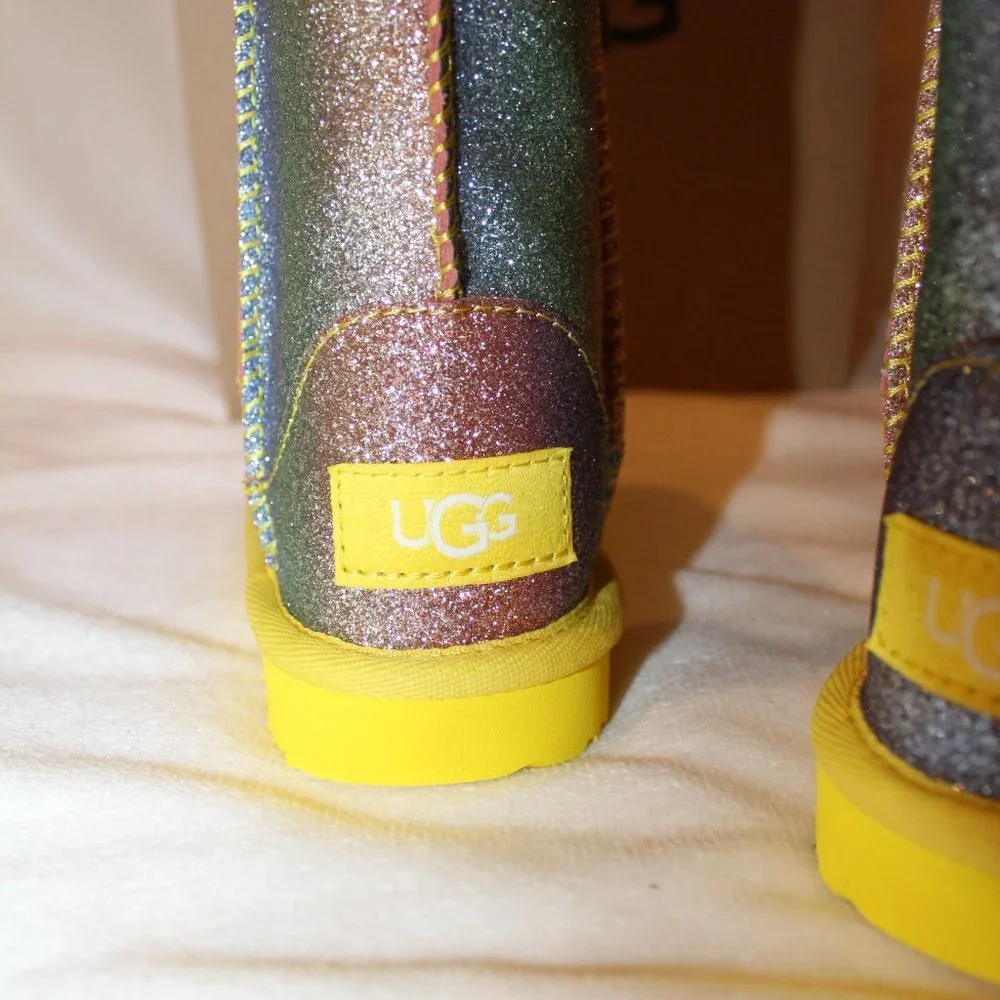 NIB UGG GIRL'S TODDLER CLASSIC SHORT RAINBOW SPARKLE‎ METALLIC WINTER BOOTS